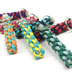 パラコードキーホルダーの魅力を再発見