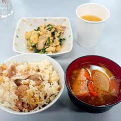 就労継続支援Ｂ型事業所の素敵なランチタイム「から揚げ」