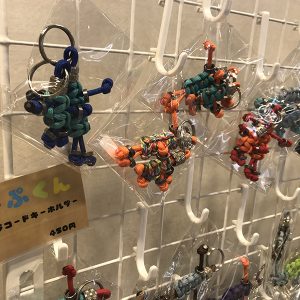 棚の上のホープ君親子