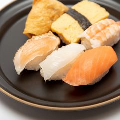 シリーズ左利き「１」いいね！、モノマネ、小石