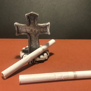 十字架とタバコ