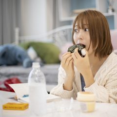 食べ物：食事、咀嚼、栄養、吸収、排せつ、私、自分